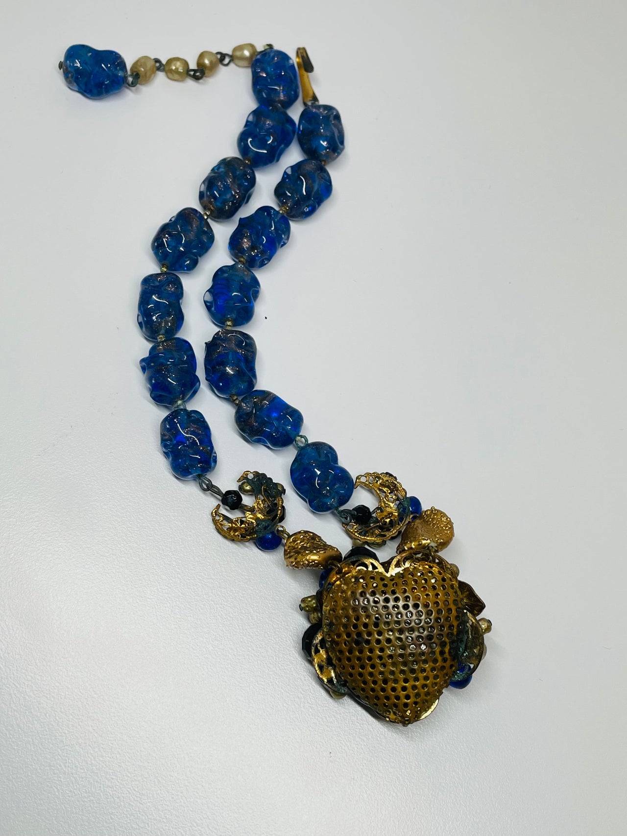 1940’s Unsigned Miriam Haskell Blue Beaded Necklace Devil's Details 