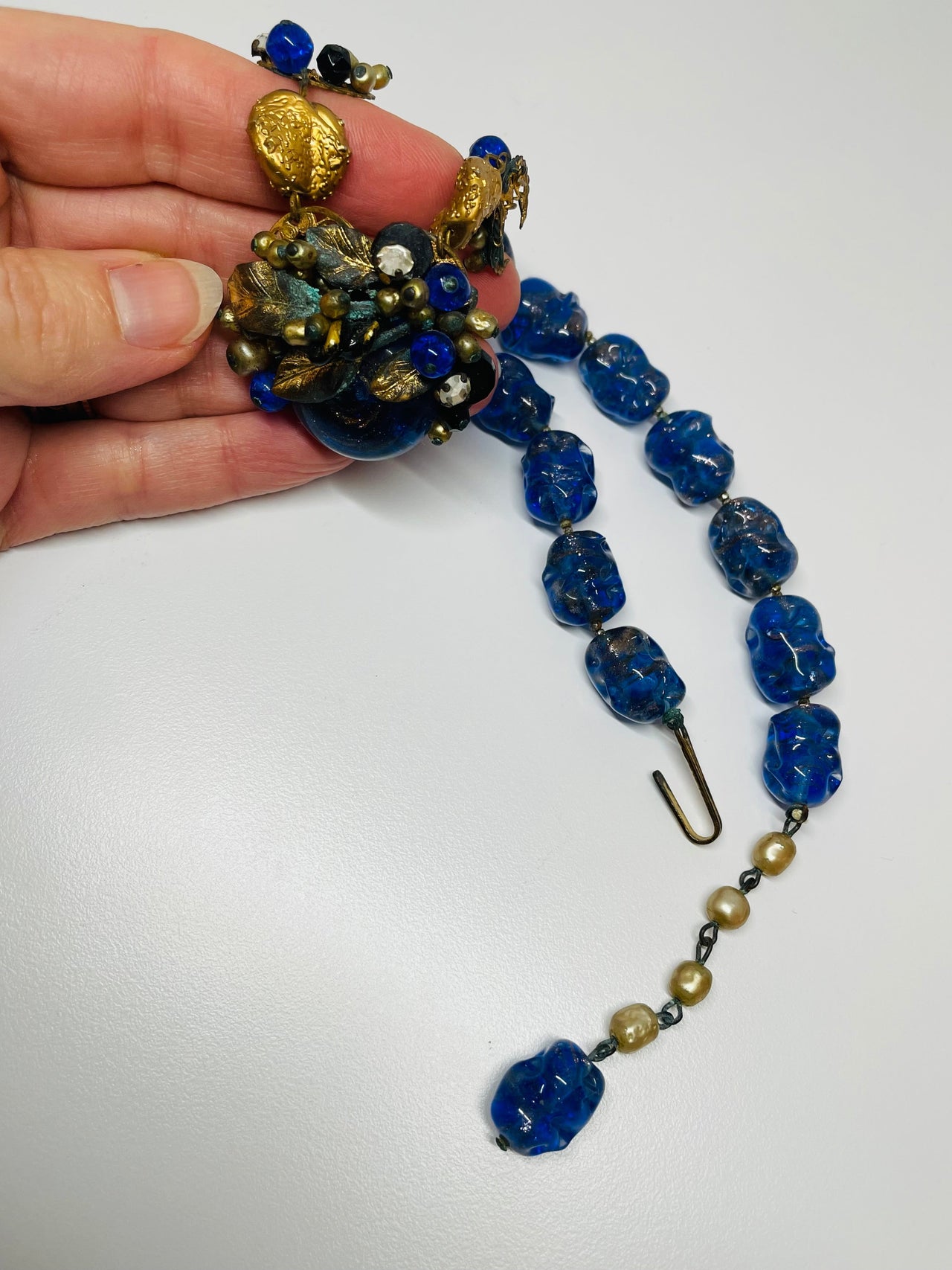 1940’s Unsigned Miriam Haskell Blue Beaded Necklace Devil's Details 