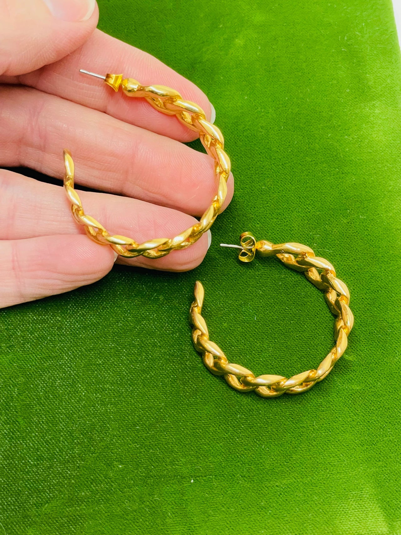 Gold Chain Link Hoops Devil's Details 