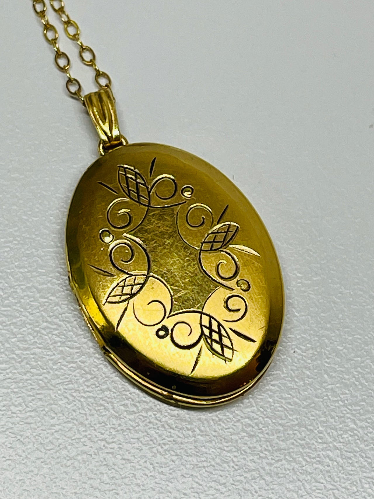 Gold Filled Oval Locket Devil's Details 