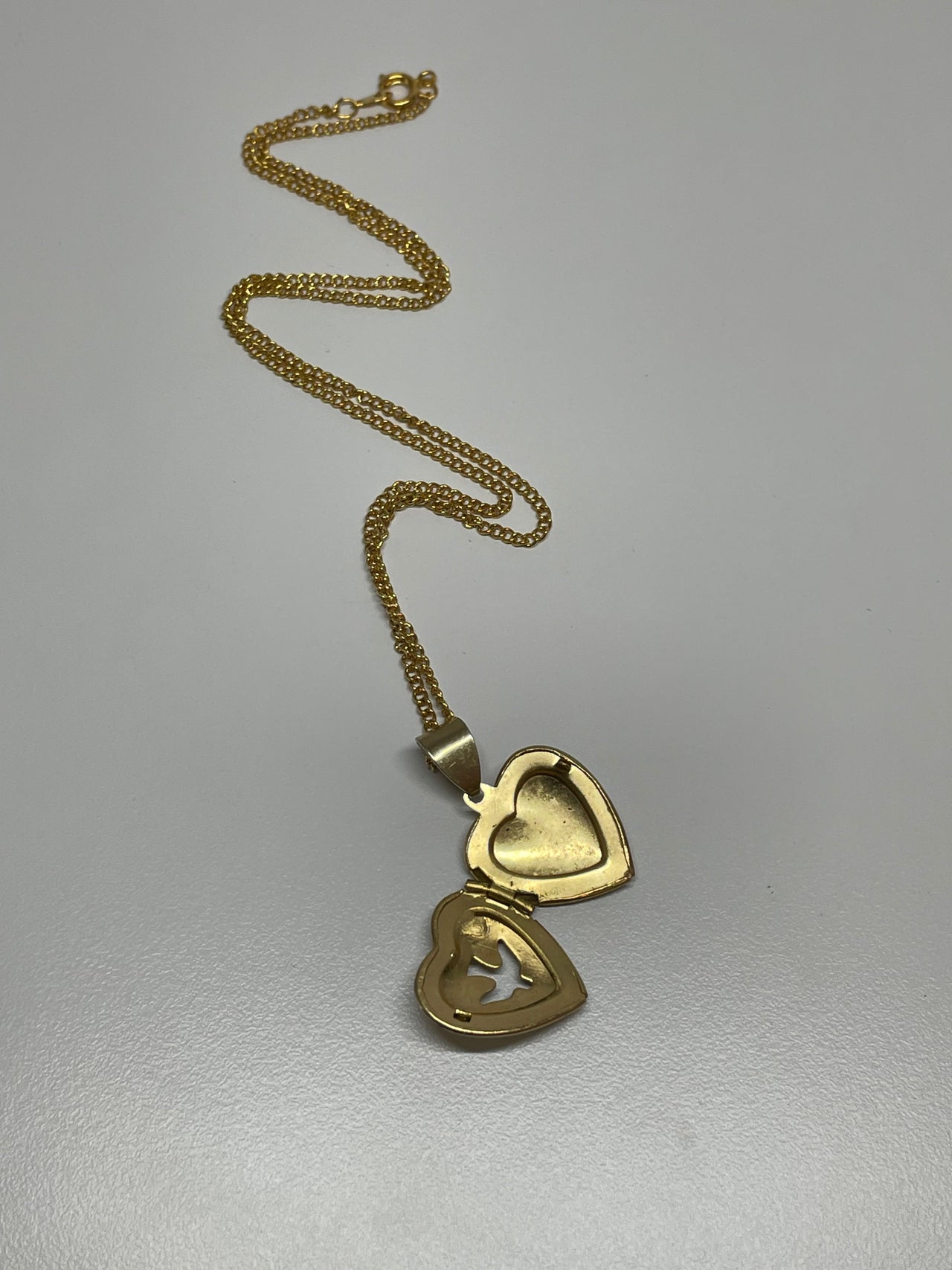 Gold Heart Locket Devil's Details 