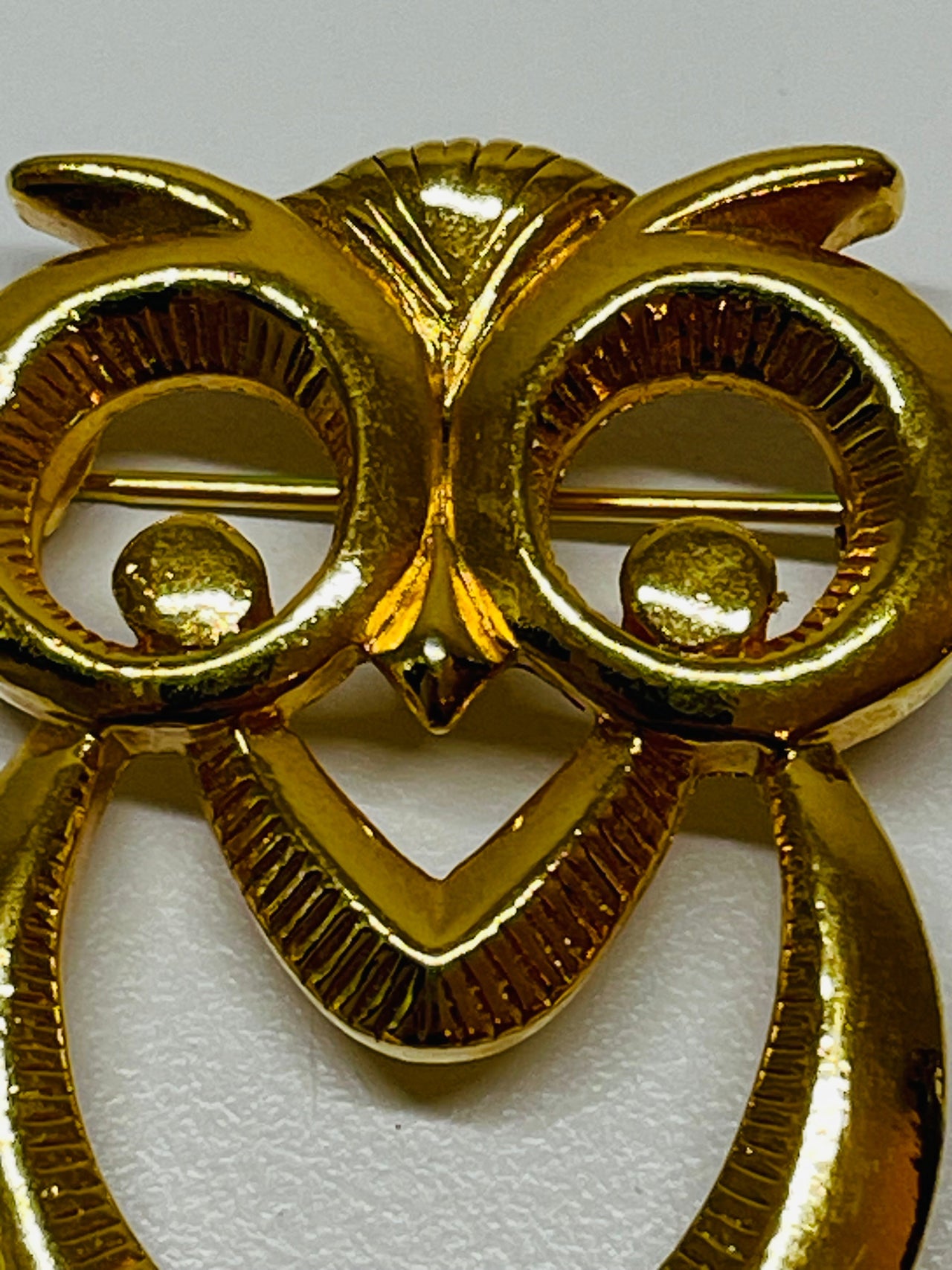 Gold Owl Brooch Devil's Details 