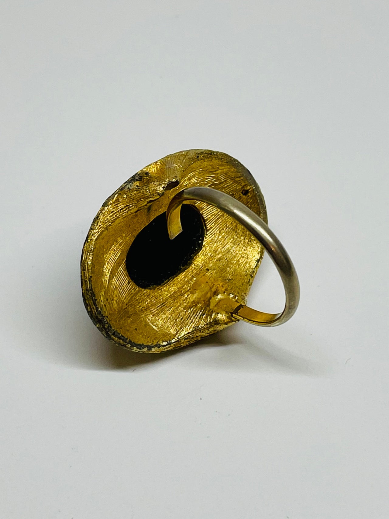 Hold Dome Ring with Black Stone Devil's Details 