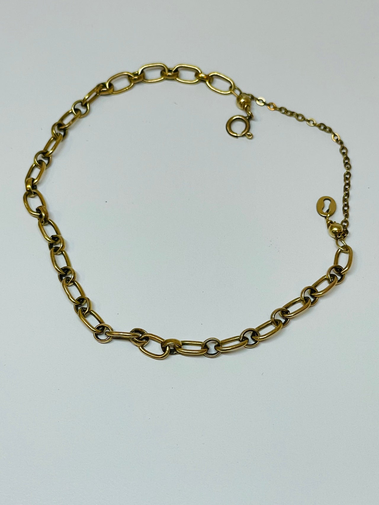 Inayah- Gold Filled Small Oval Link Chain Bracelet Devil's Details 