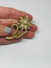 Thumbnail for Spanish Damascene Pearl Flower Brooch Devil's Details 