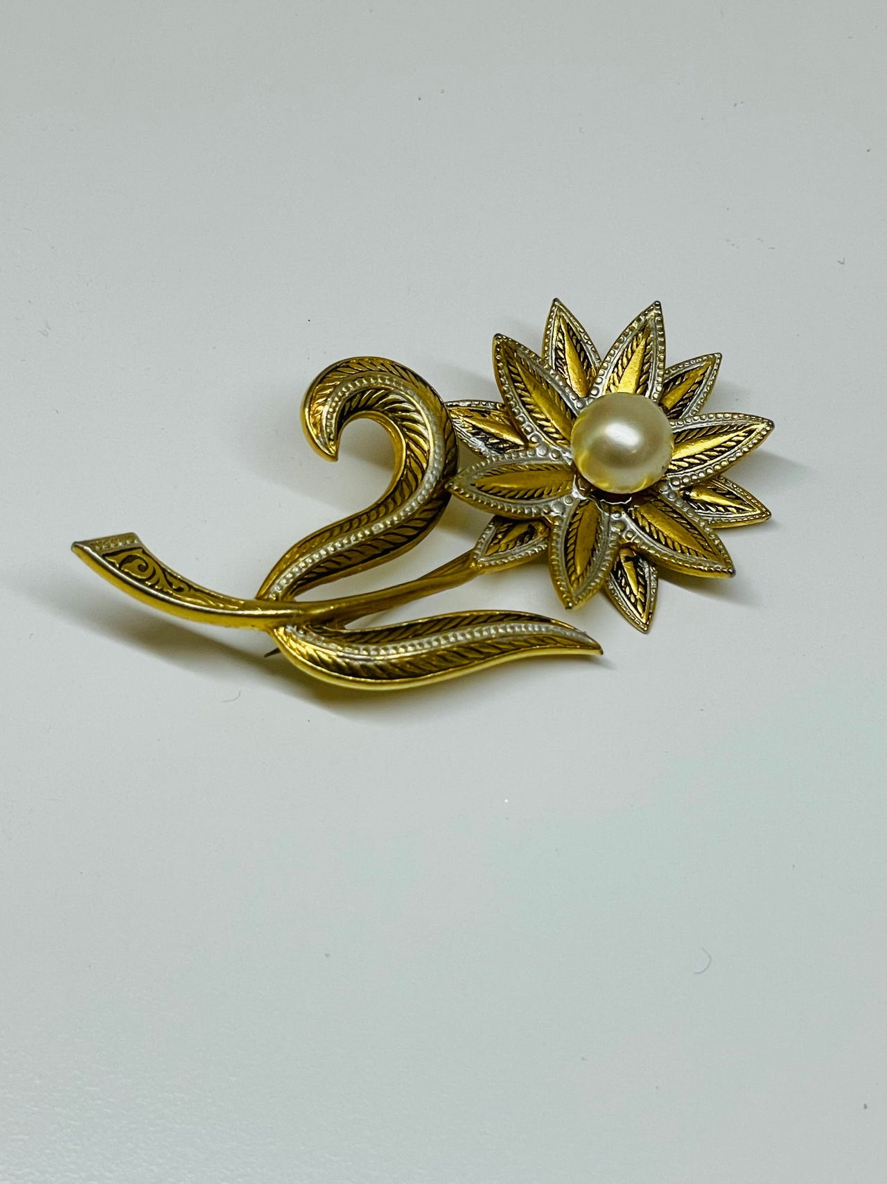 Spanish Damascene Pearl Flower Brooch Devil's Details 