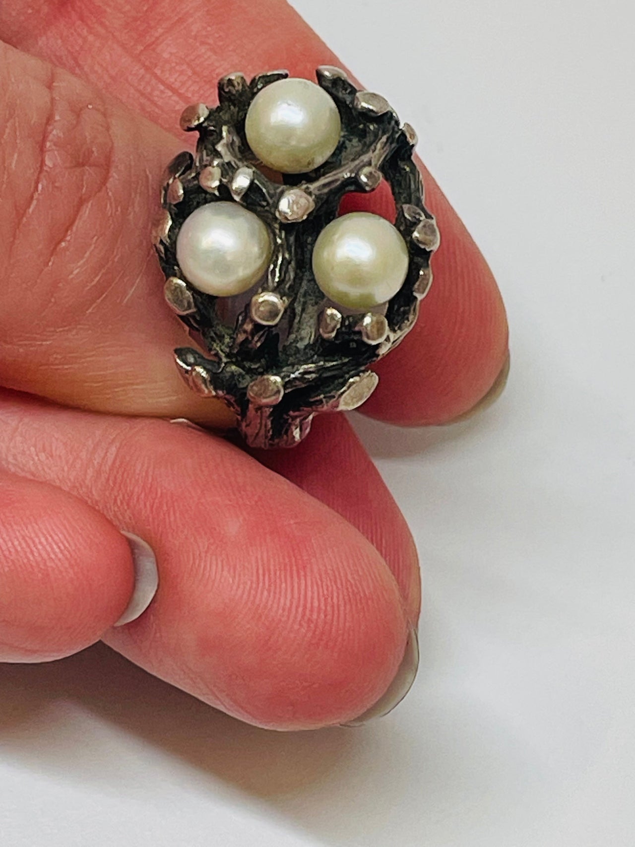 Sterling Triple Pearl Ring Devil's Details 