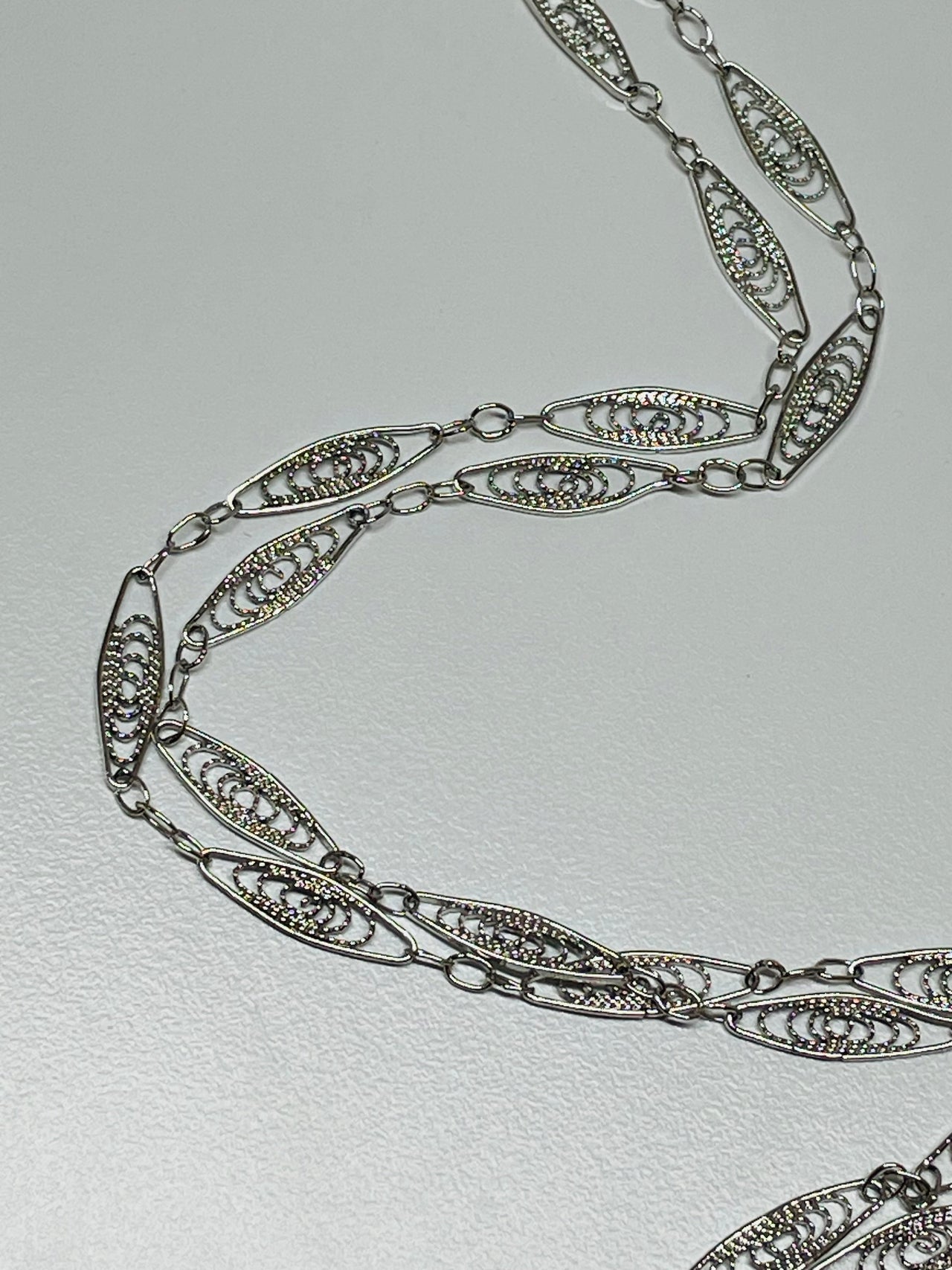 Trifari Silver Oval Filigree Link Chain Devil's Details 